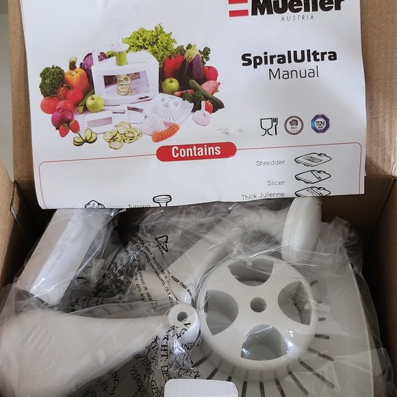 Mueller Spiral Ultra Multi-Function Vegetable Spiralizer/Mandoline Slicer/Citrus - Picture 7 of 8